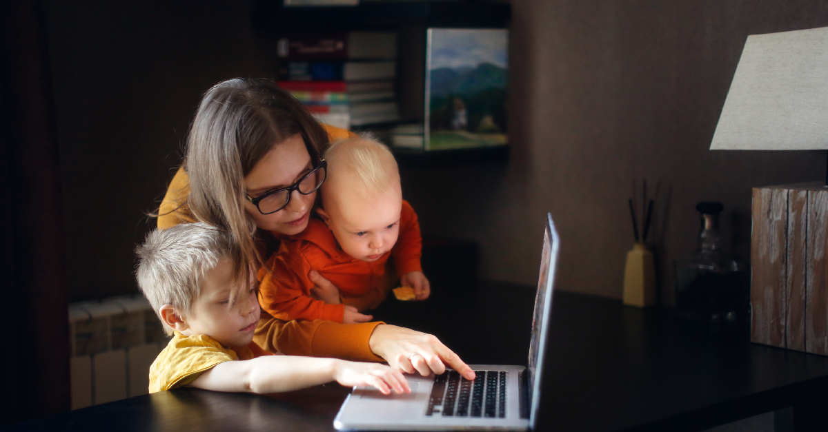 Ser mamá profesionista en el mundo laboral: retos y realidades